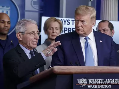 코로나19 들불 속 백악관, 전염병 최고권위자 '사실상 퇴출'