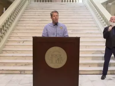 켐프, 확진자 폭증에 새 제한조치 내릴까