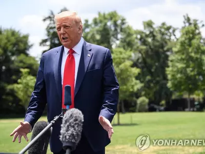 트럼프 대선패배시 불복시사? "두고봐야, 순순히 지는사람 아냐"