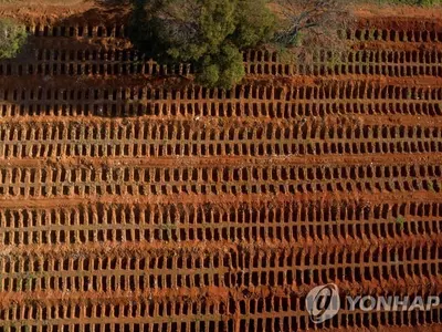 브라질 상파울루의 공동묘지…코로나19 사망 8만명 넘어