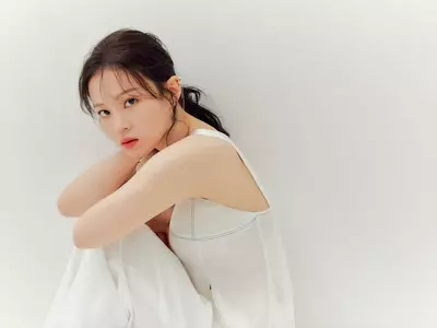 YG 떠난 이하이, 결국 AOMG 품으로…"전폭적 지원"