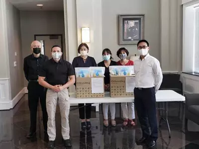 코웨이 애틀랜타, 둘루스 경찰에 위생 패키지 기증