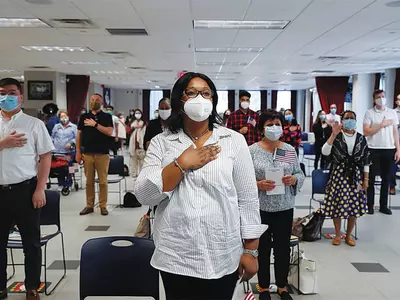 시민권 선서도 사회적 거리두기