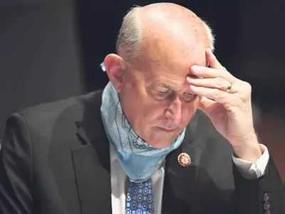 마스크 안쓰던 공화 고머트 하원의원 코로나19 확진