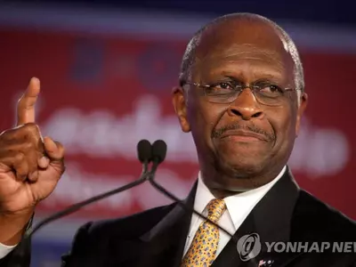 트럼프 유세 갔다 코로나 입원한 '검은 돌풍' 허먼 케인 사망