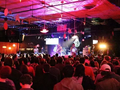 애슨스시 술집 영업시간 단축 조례 소송 당해