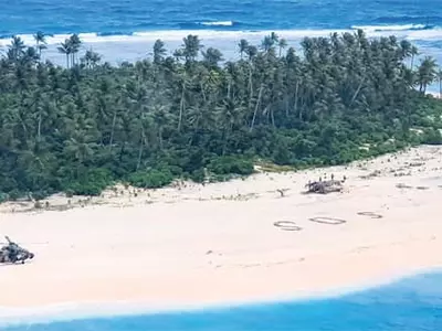 모래사장에 SOS…영화같은 구조