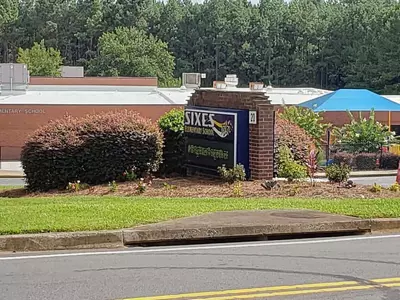 학교 문 열자마자 교사, 학생 코로나19 확진