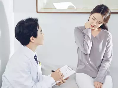 저린 팔 들고 있었더니 통증이 싹… 혹시 목 디스크?