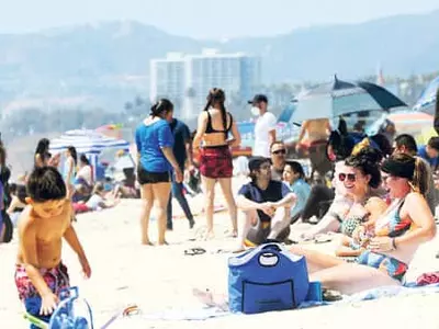 아직도 ‘노 마스크’… 위험한 남가주 해변