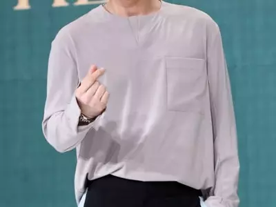 전진, 연하 승무원과 결혼…신화 두 번째 품절남