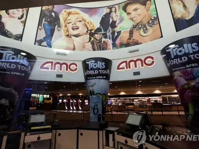 영화 1편에 15센트…100년 전 티켓 가격으로 극장 재개장