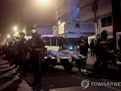 코로나19 속 '불법파티' 페루클럽서 경찰 단속 피하다 13명 압사