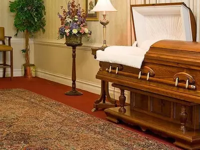 살아있는데 사망 선고?…20대 여성, 장례 문턱서 생환