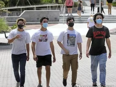 미국 코로나19 하루평균 사망 1천명 아래로…7월말 이후 처음