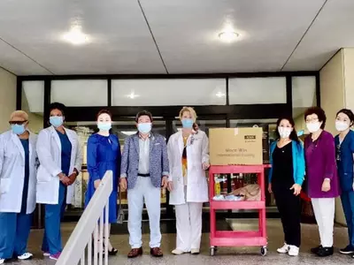 한인들, 코로나19 대응 의료진에 기부물품 전달