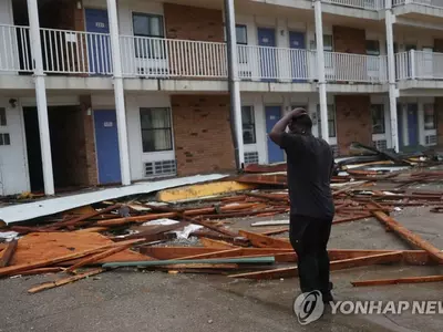 초강력 허리케인 미국 상륙…시속 240㎞ 강풍 동반 곳곳 피해