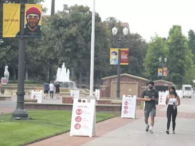 문 연 대학 캠퍼스…‘집단감염 시한폭탄’