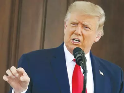 트럼프 ‘참전용사 조롱’ 논란, 대선 레이스 핵심 변수