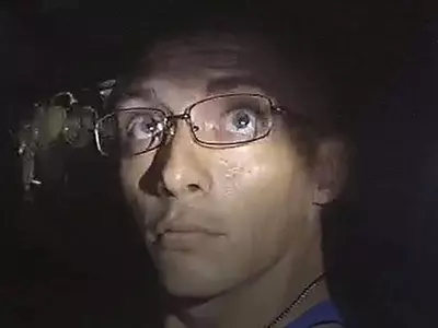 셰리프 요원 총격 도주범 주의보