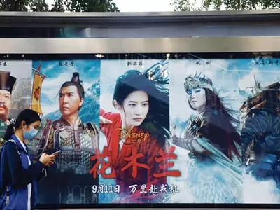 “중국의 반인륜 범죄 정당화” 미 언론, 디즈니 ‘뮬란’ 비판