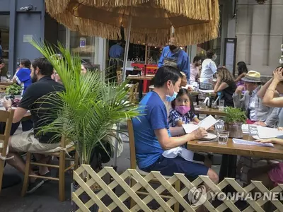 "외식 잦으면 코로나19 감염 위험 높아"