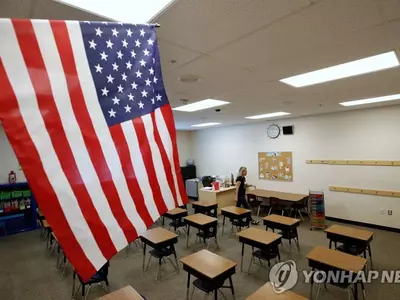 28세 교사 코로나19로 사망…2주전만 해도 교실에