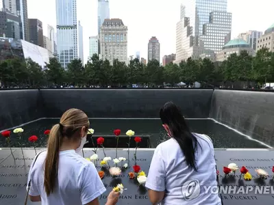 코로나 때문에 둘로 갈라진 9·11…뉴욕서 동시 추모식