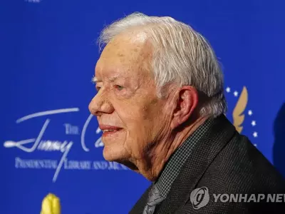 카터 전 대통령 "내 아들, 백악관 지붕서 마리화나 피워"