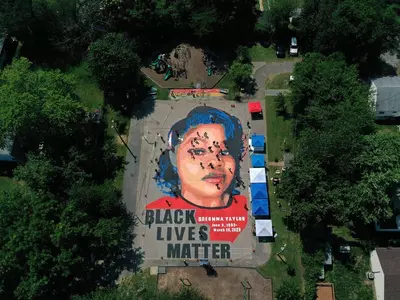 루이스빌시 브리오나 테일러 가족에 1,200만달러 배상