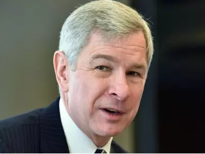 마크 베커 조지아주립대 총장 사임 발표