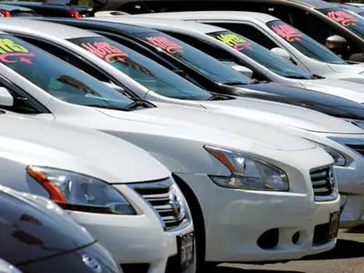 생산 차질로 재고 적어… 새 차 사려면 기다려라