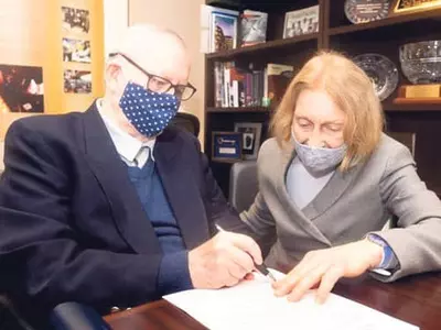 살아생전 80억 달러 기부 `전재산 환원’ 약속 지켰다