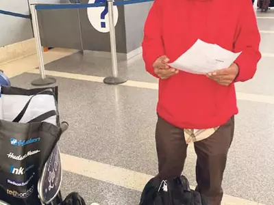 70대한인 4일째 공항서 왔다갔다…