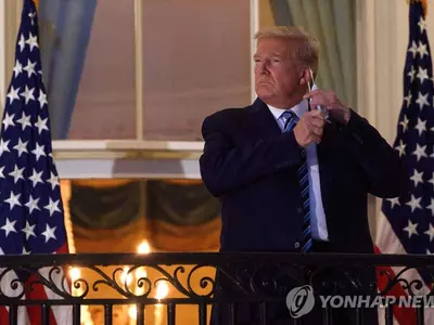 트럼프 퇴원하자마자 '집단면역 카드' 만지작