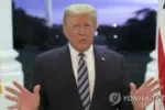 트럼프, 독감과 비교하며 "덜 치명적"…또 코로나 위험경시 논란