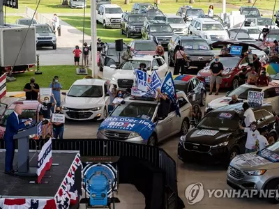 접전지 플로리다서 '드라이브인 유세' 펼치는 바이든