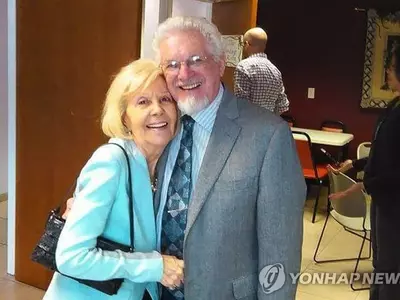 67년 해로한 부부, 코로나로 15분 차이로 눈감다