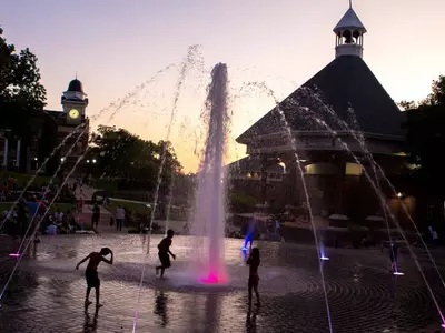 둘루스 장례식장서 핼러윈 영화 무료 상영