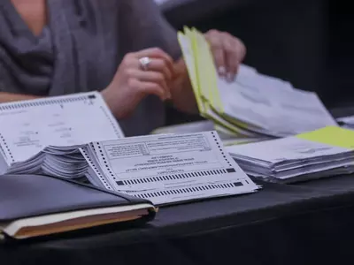 조지아주 대선 부재자투표 용지 확인 작업