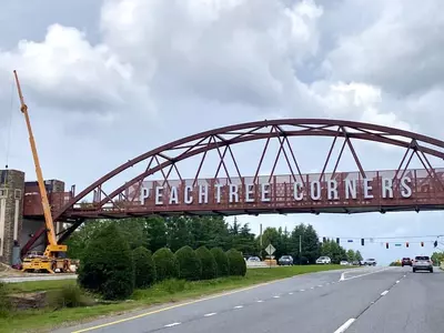 피치트리코너스 육교, 11월 18일 오픈