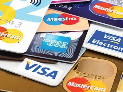 팬데믹에도 미국인 크레딧카드 소비 늘었다