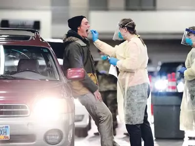 코로나 3차 대유행 더 무섭다… 사망자 최고