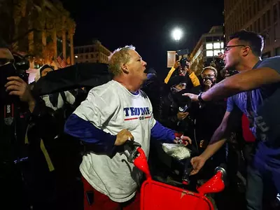 트럼프 찬반 시위대 산발적 충돌…총기소지자 등 20명 체포