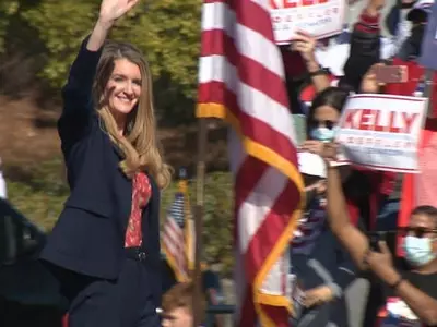 켈리 로플러 후보, 코로나19 음성 후 자가격리