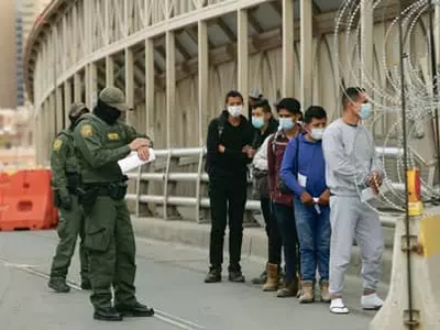 멕시코 국경 밀입국 체포자수 급증