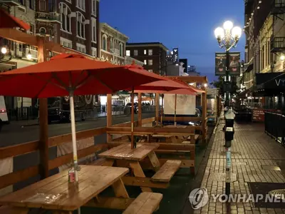 이달에만 미 300만명 확진·누적환자의 25%…400만명 가시권