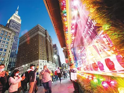 맨하탄 메이시스 쇼윈도 크리스마스 장식 불 밝혀