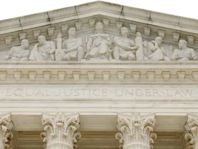 ‘인구통계서 불체자 제외’ 트럼프 시도 무산되나…대법 심리