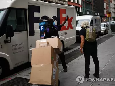 크리스마스 선물 배송에 2주일…미국 유통가 물류 대란